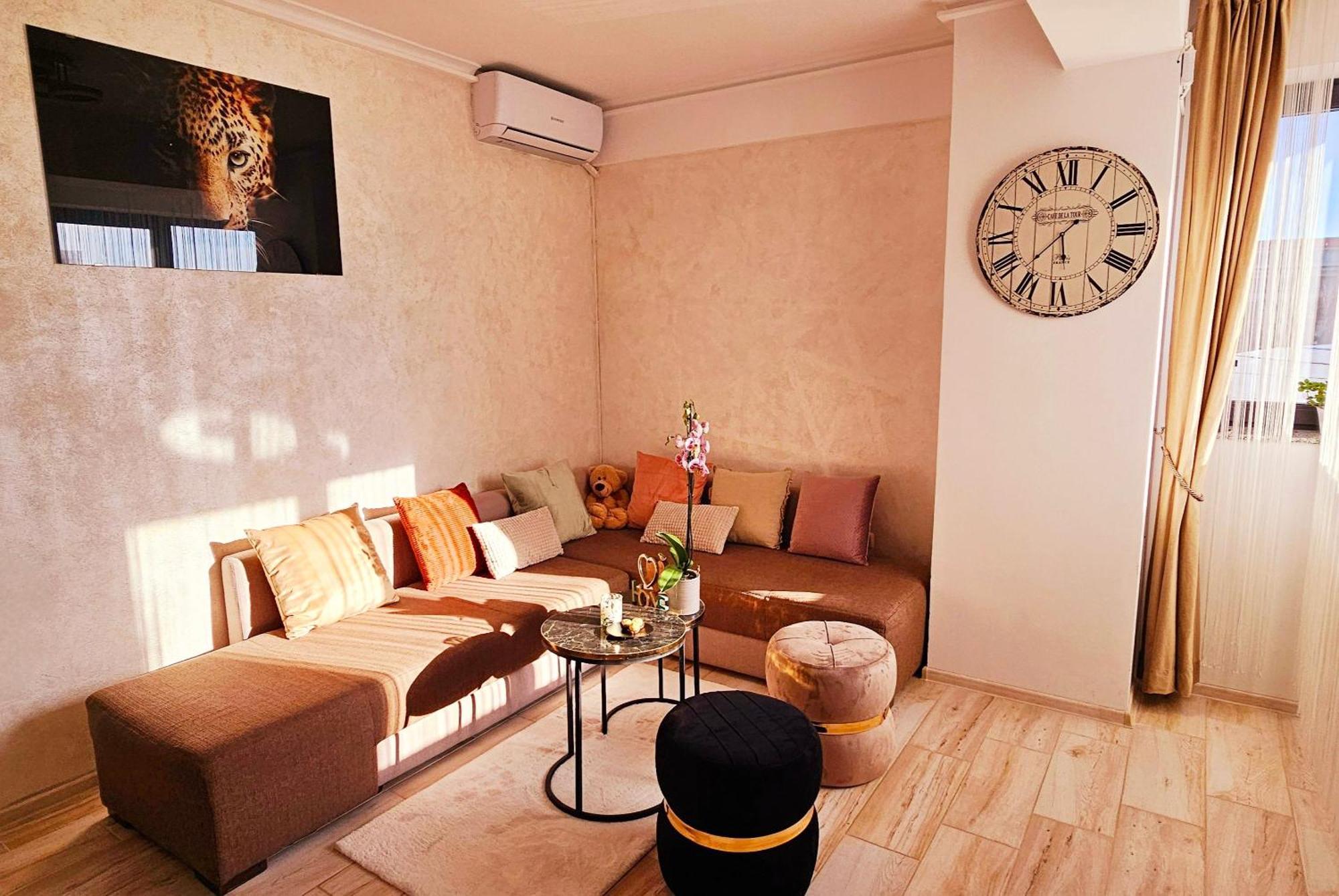 Andrew'S Apartment Central Мамая Екстер'єр фото