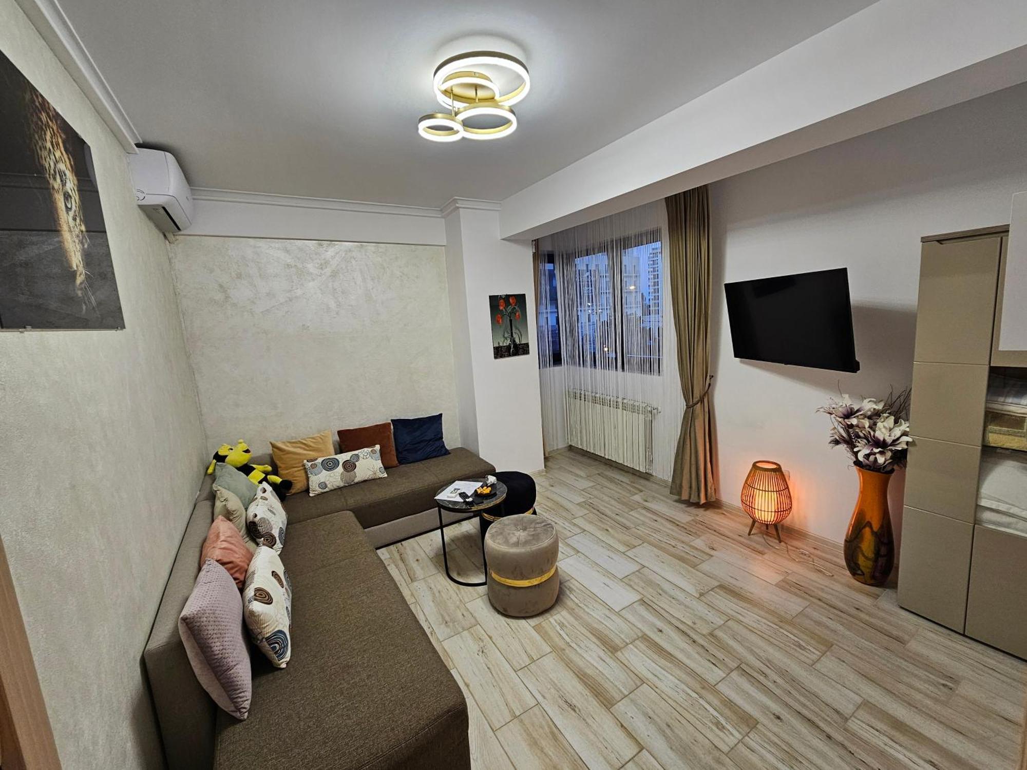 Andrew'S Apartment Central Мамая Екстер'єр фото